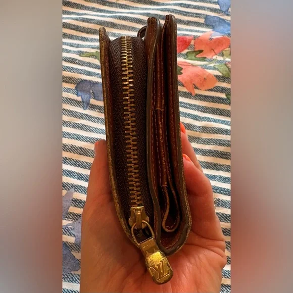 Authentic Vintage Louis Vuitton Monogram Compact Wallet - Picture 10 of 12